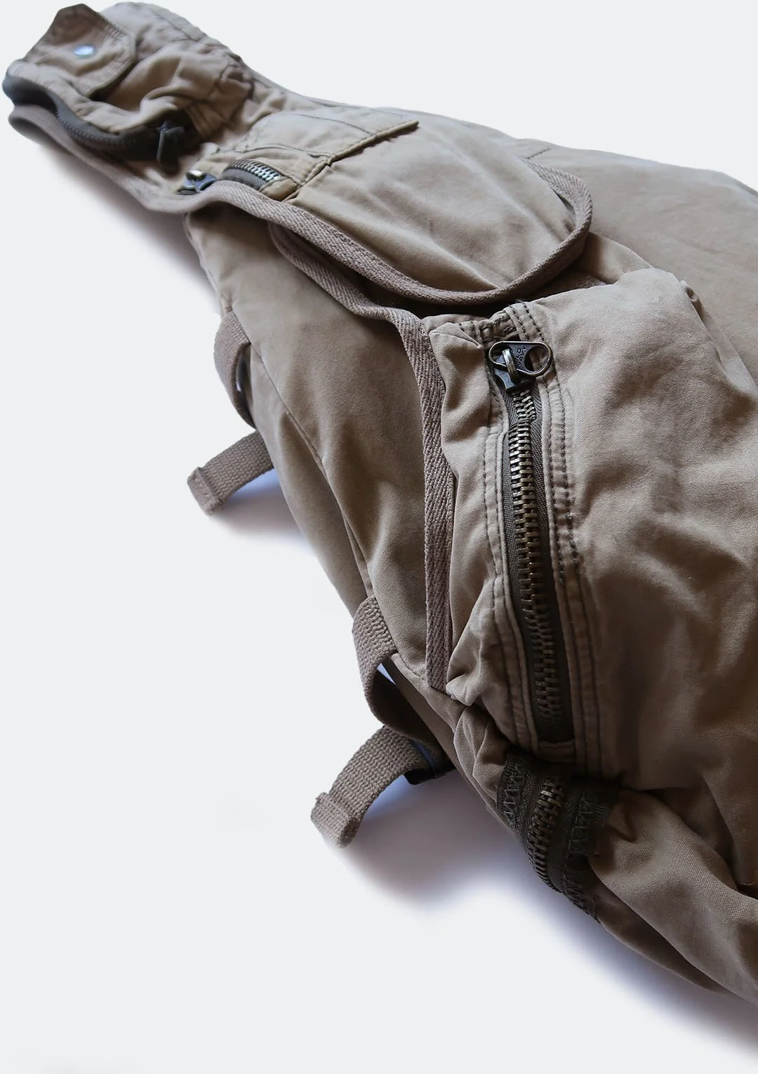 on_military_backpack_08.jpg