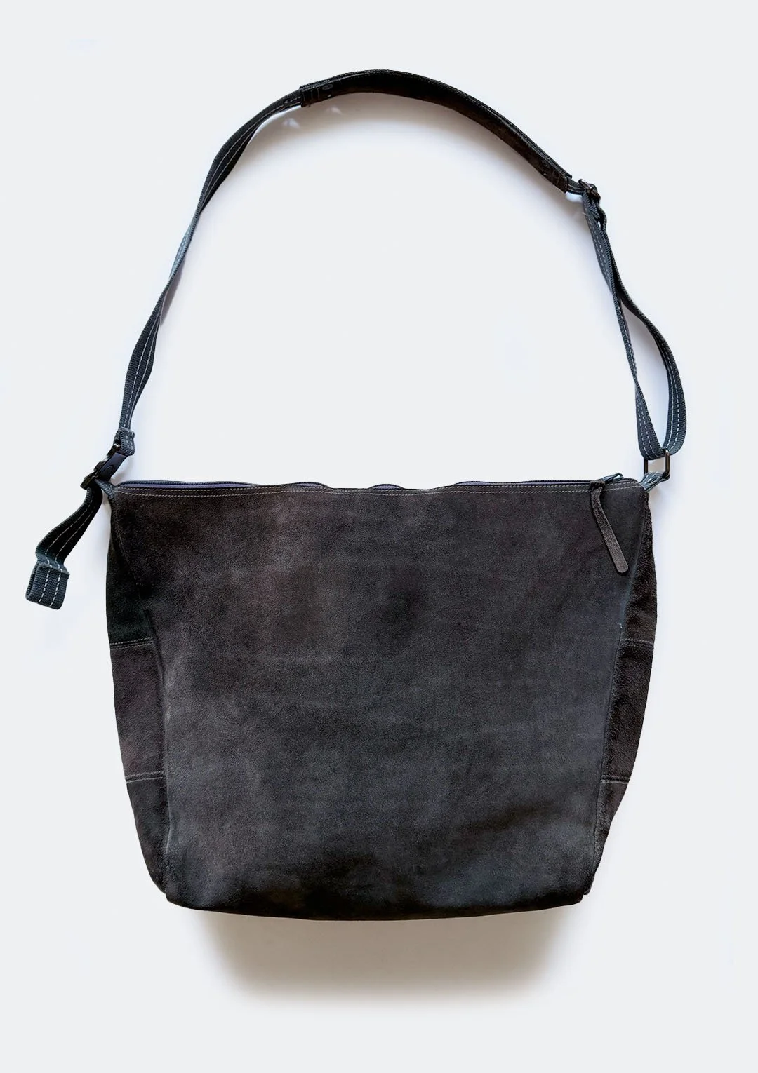 gap_suede_crossbody_bag_02.jpg