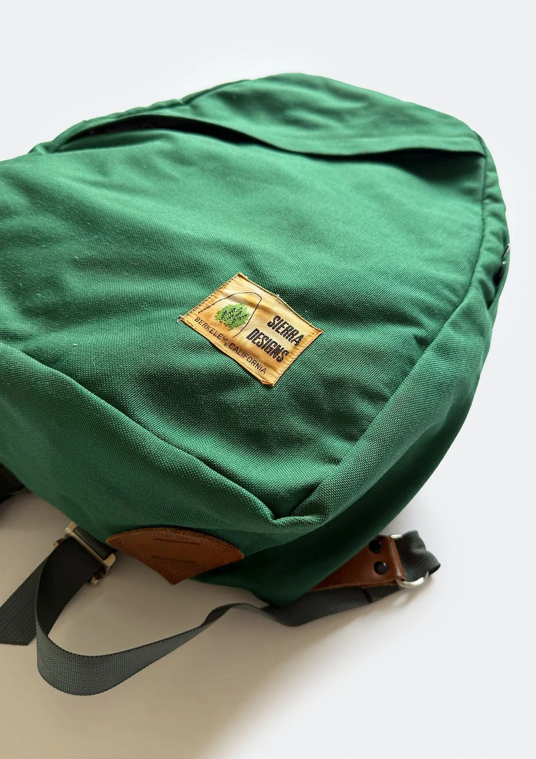 green_sierra_designs_daypack_05.jpg