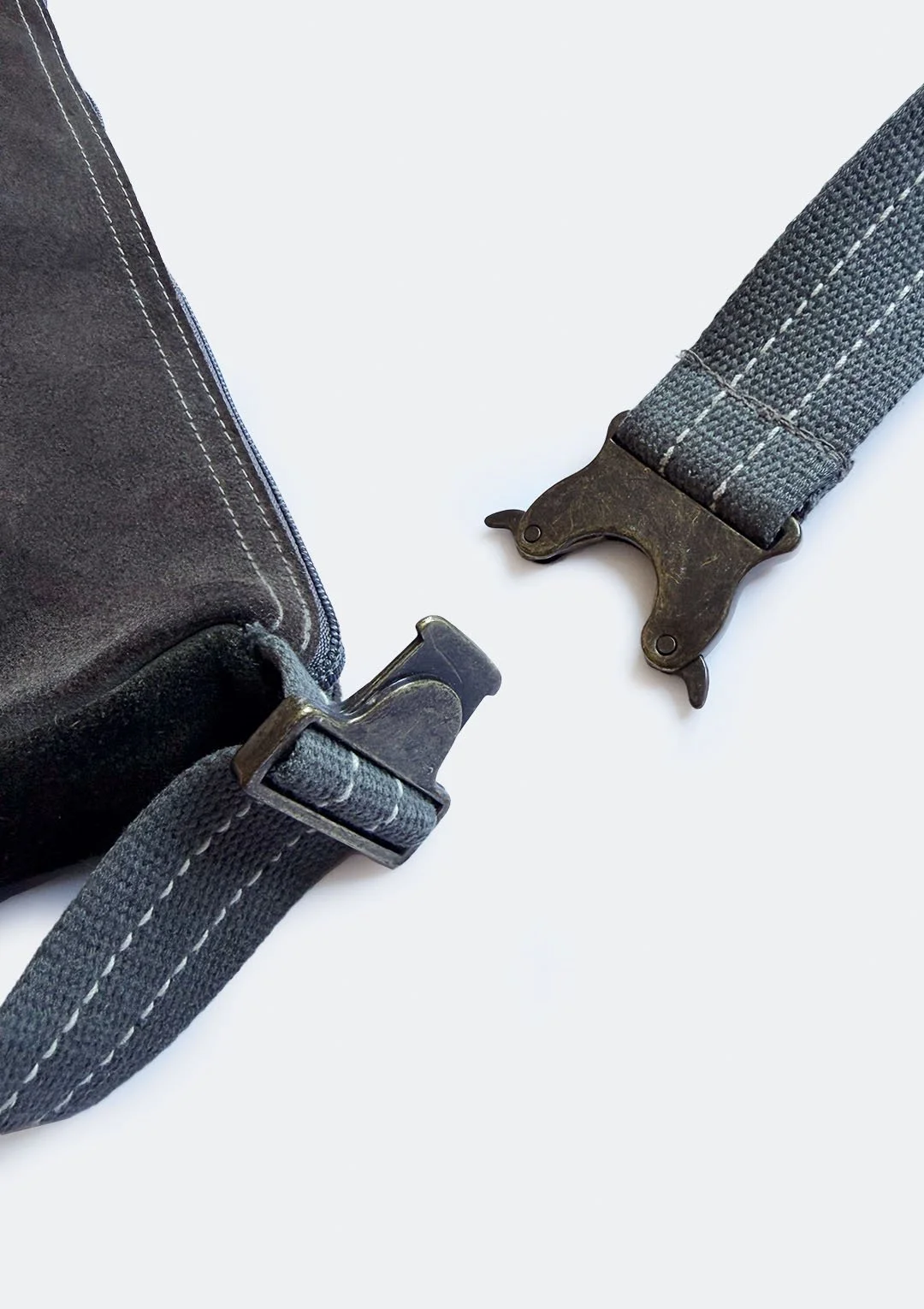 gap_suede_crossbody_bag_05.jpg