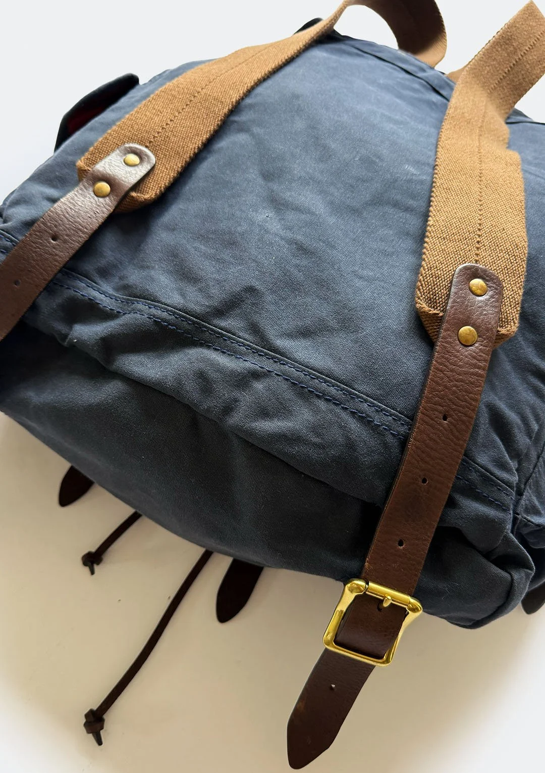navy_jcrew_abingdon-rucksack_10.jpg
