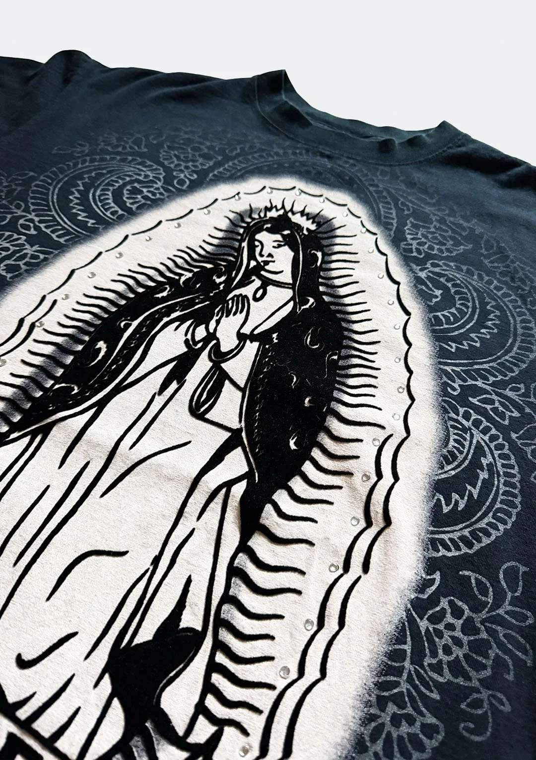 avirex_lady_guadelupe_tshirt_06.jpg