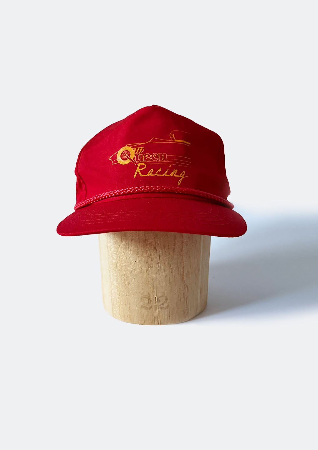 queen_racing_hat_01.jpg