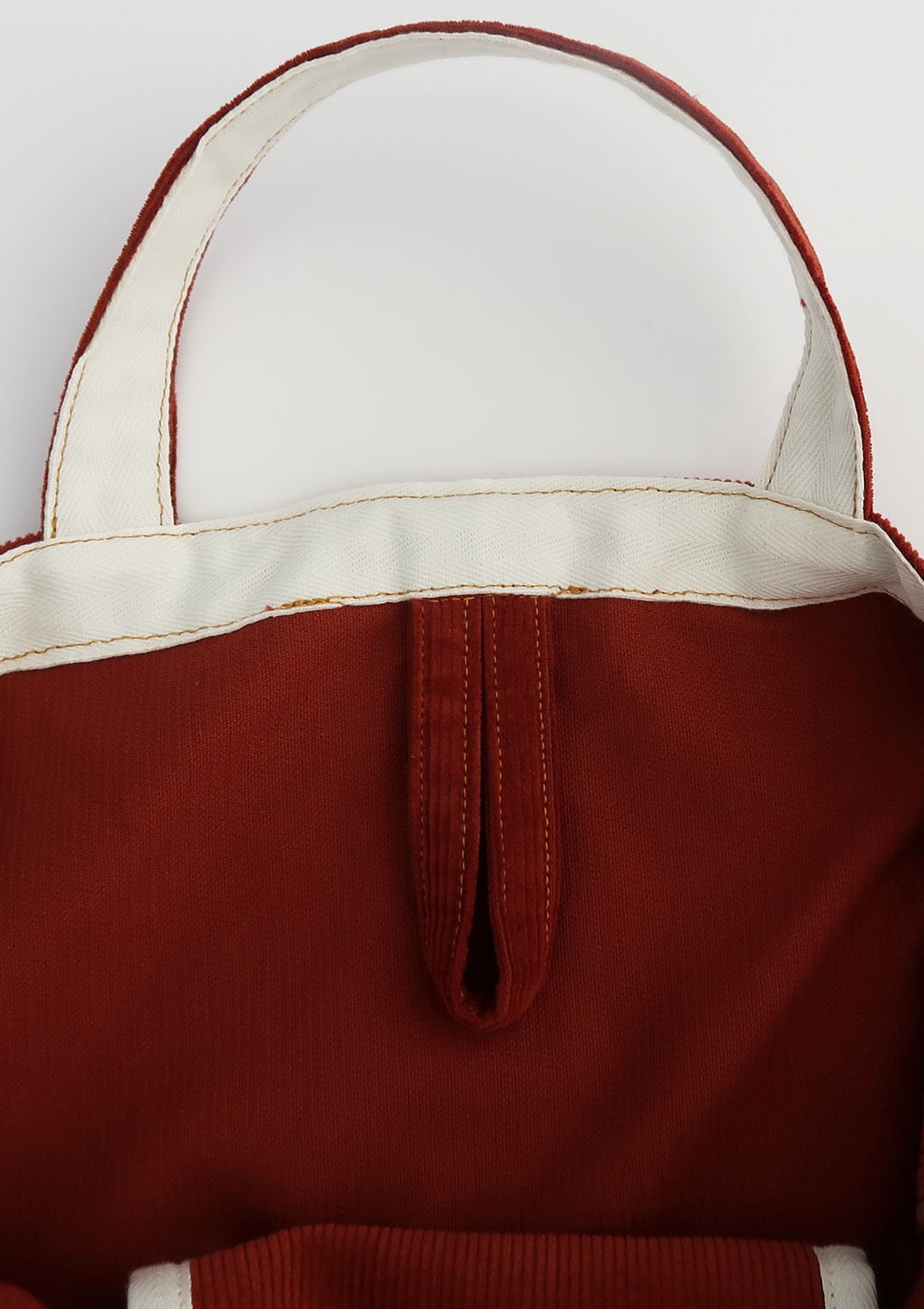 tote_010_interior_01.jpg