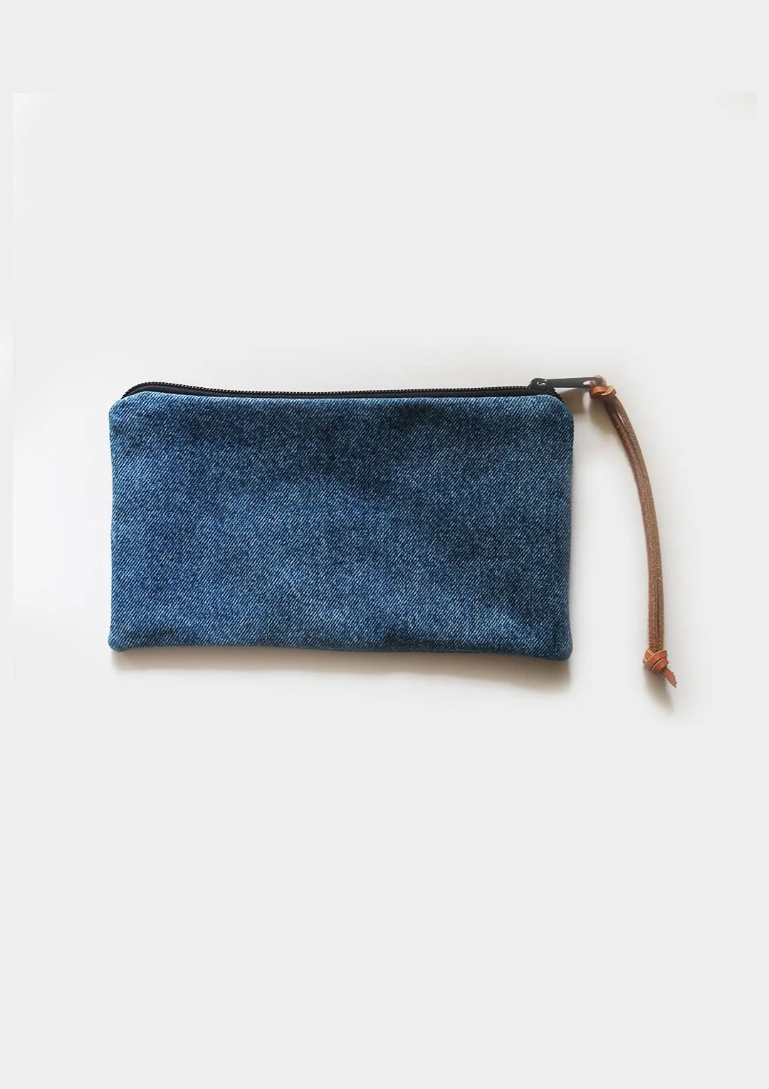 eye_bagz_blue_02.jpg