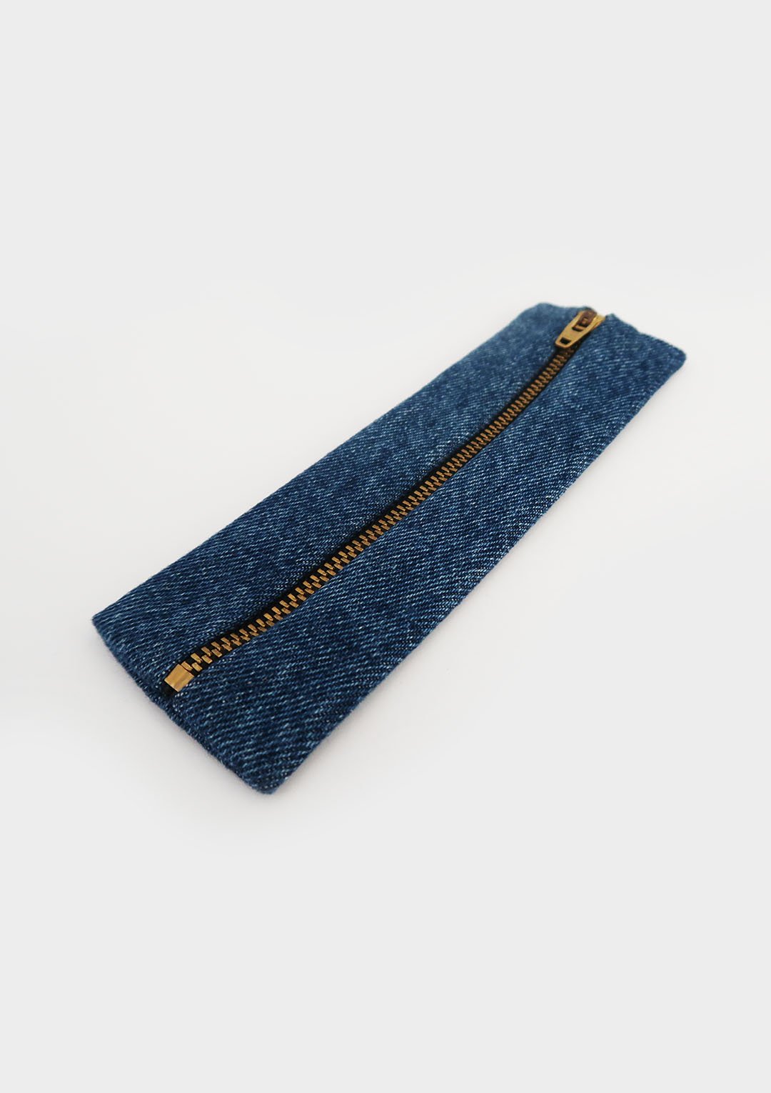 pencil_case_001_side.jpg