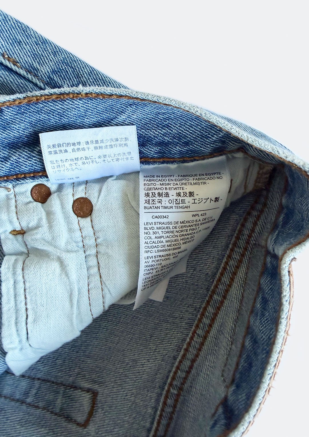 Levis_004_04.jpg