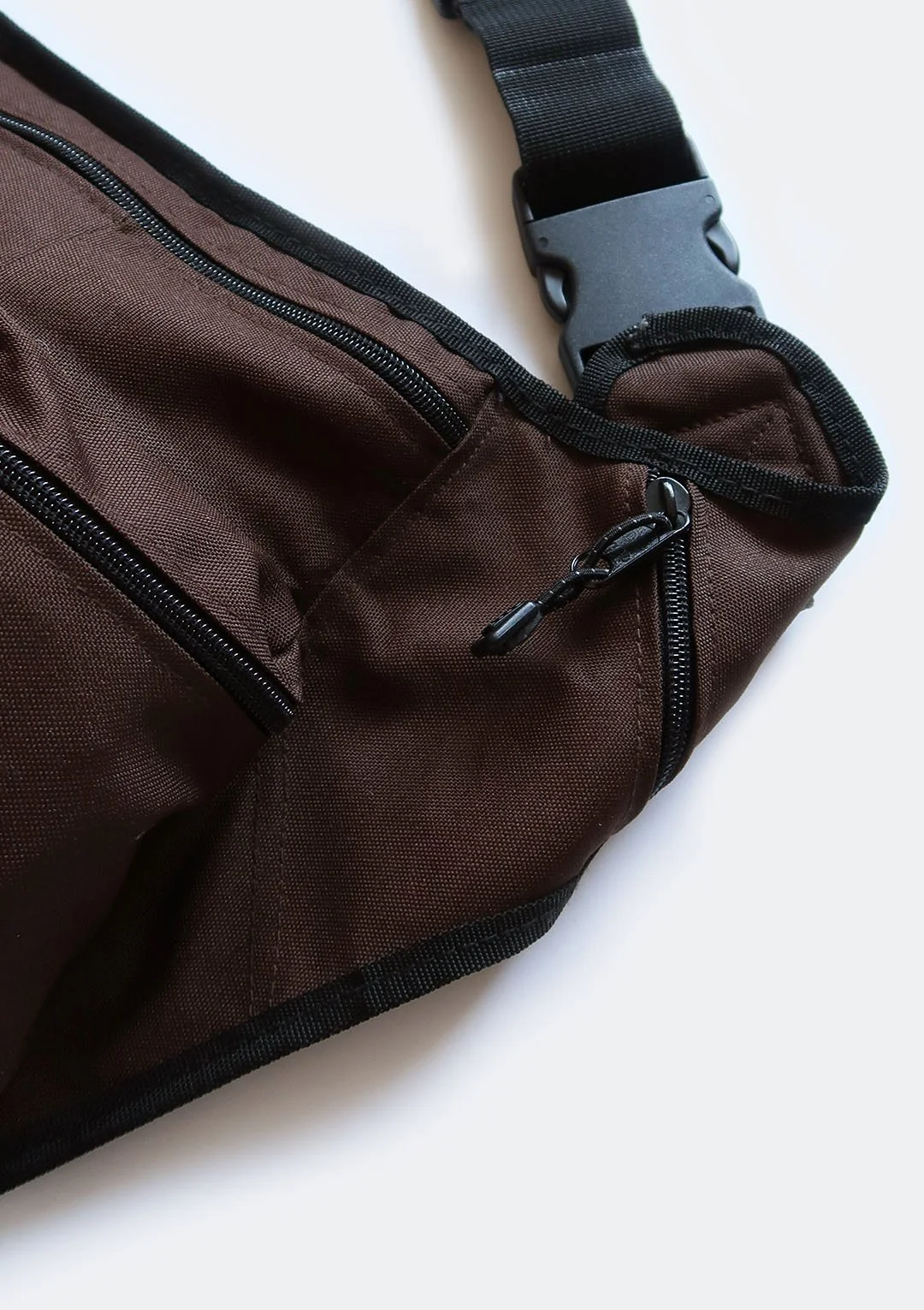 gap_brown_sling_06.jpg