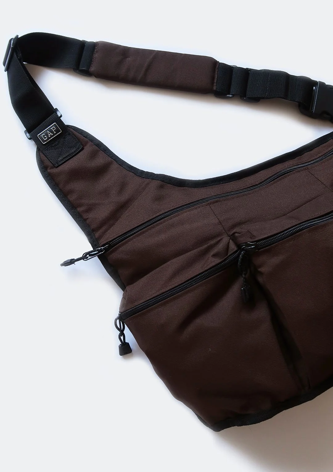 gap_brown_sling_04.jpg