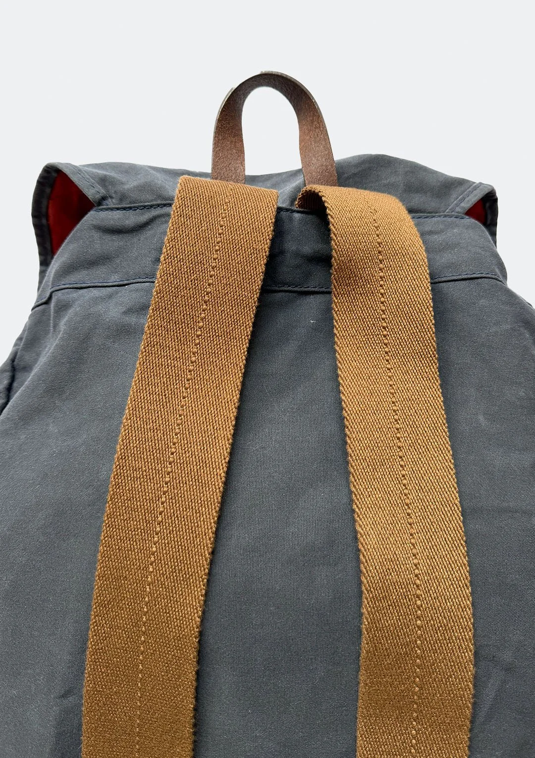 navy_jcrew_abingdon-rucksack_09.jpg