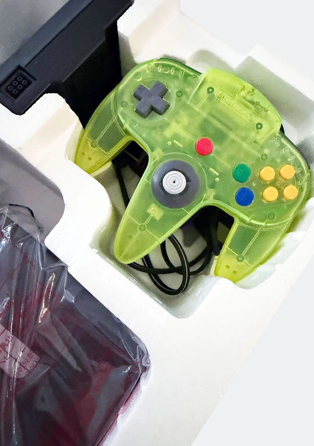 nintendo_64_toys_r_us_06.jpg