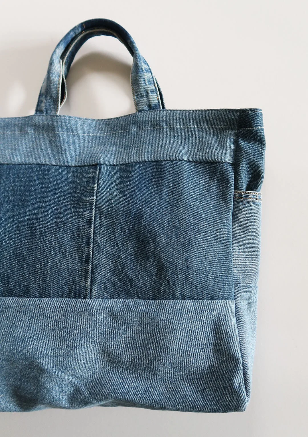 tote_011_front_detail.jpg