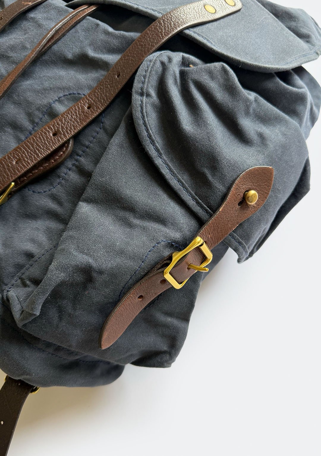 navy_jcrew_abingdon-rucksack_11.jpg