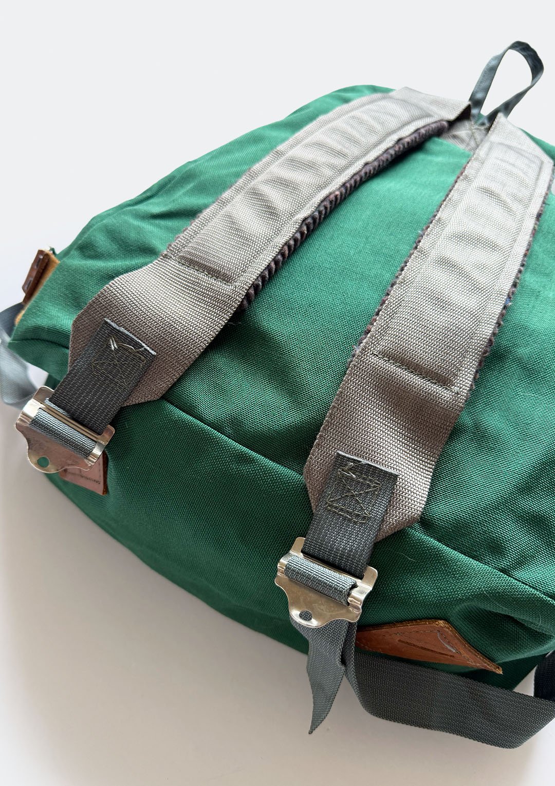 green_sierra_designs_daypack_08.jpg
