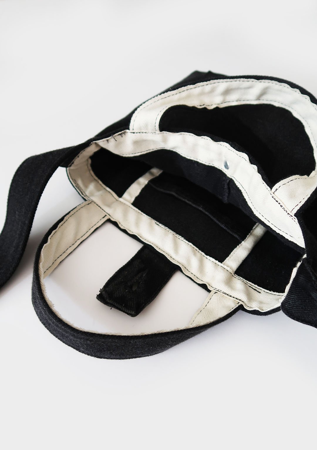 mini_sling_tote_black05.jpg