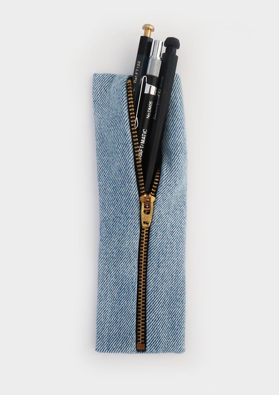 pencil_case_002_front_02.jpg