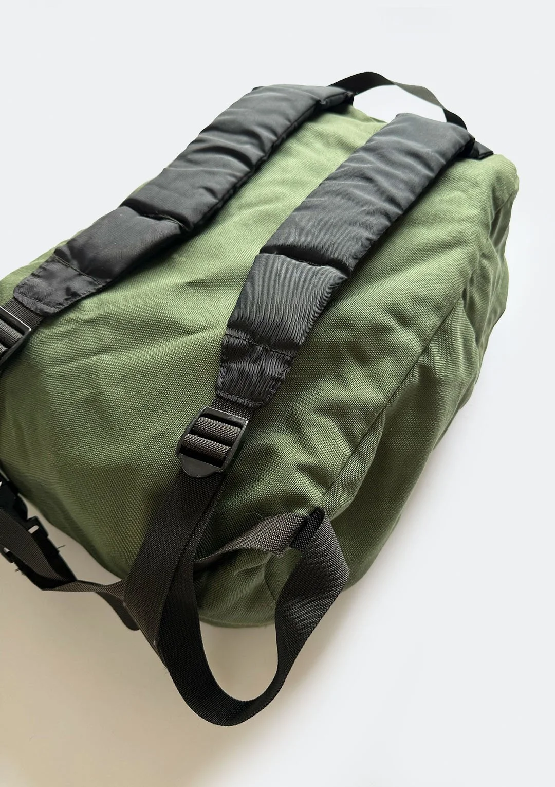 green_high_country_backpack_08.jpg