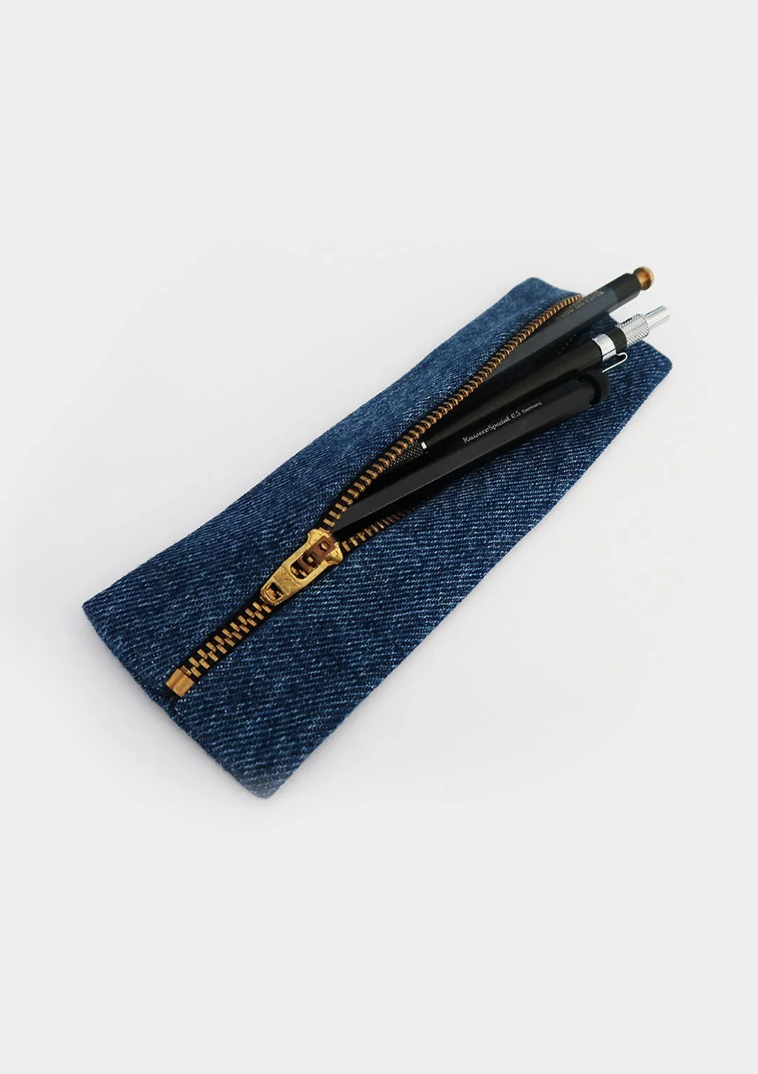 pencil_case_001_side_02.jpg