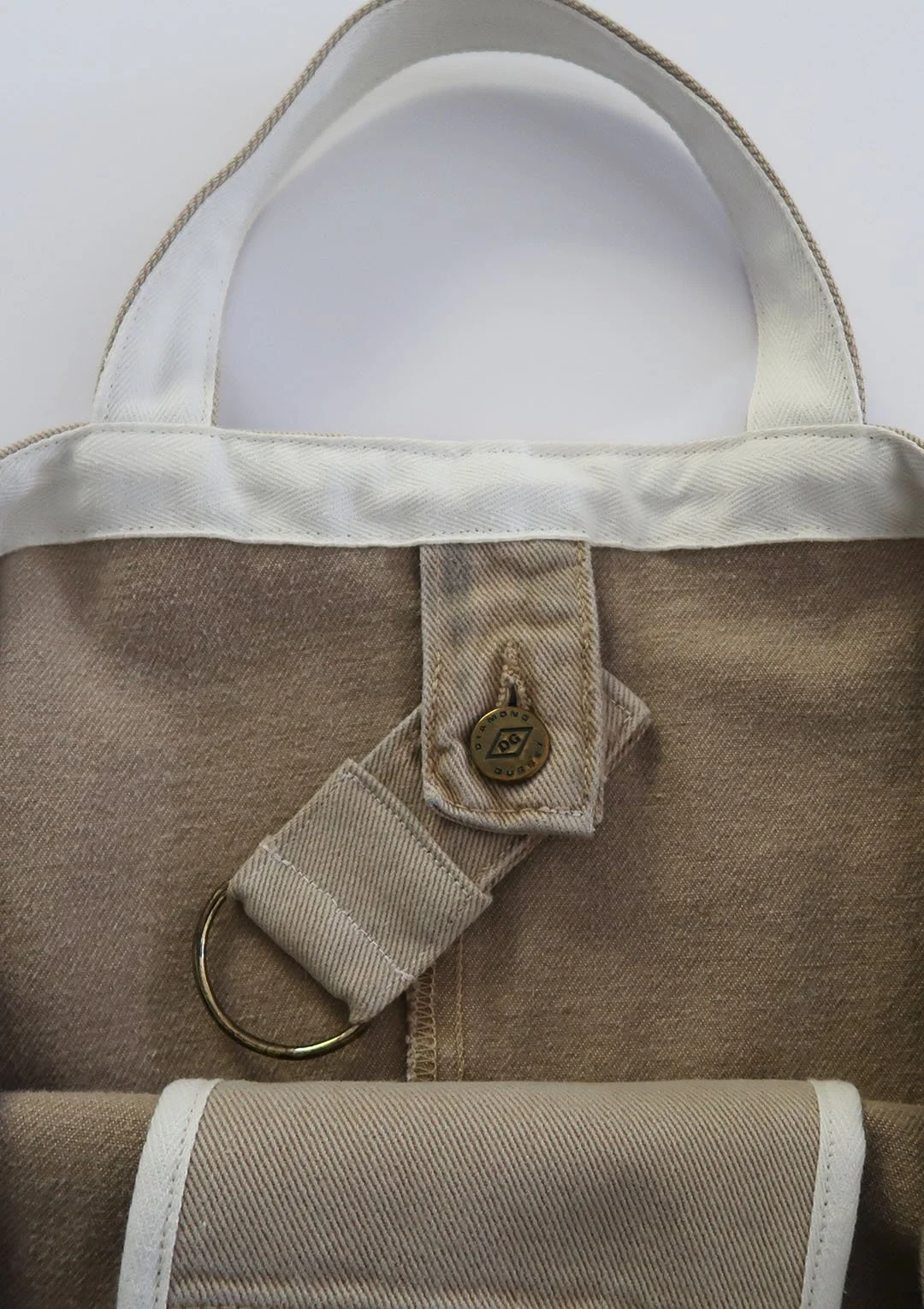 tote_006_interior_01.jpg