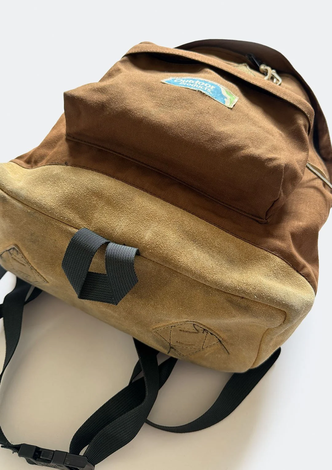 brown_outdoor_products_backpack_05.jpg