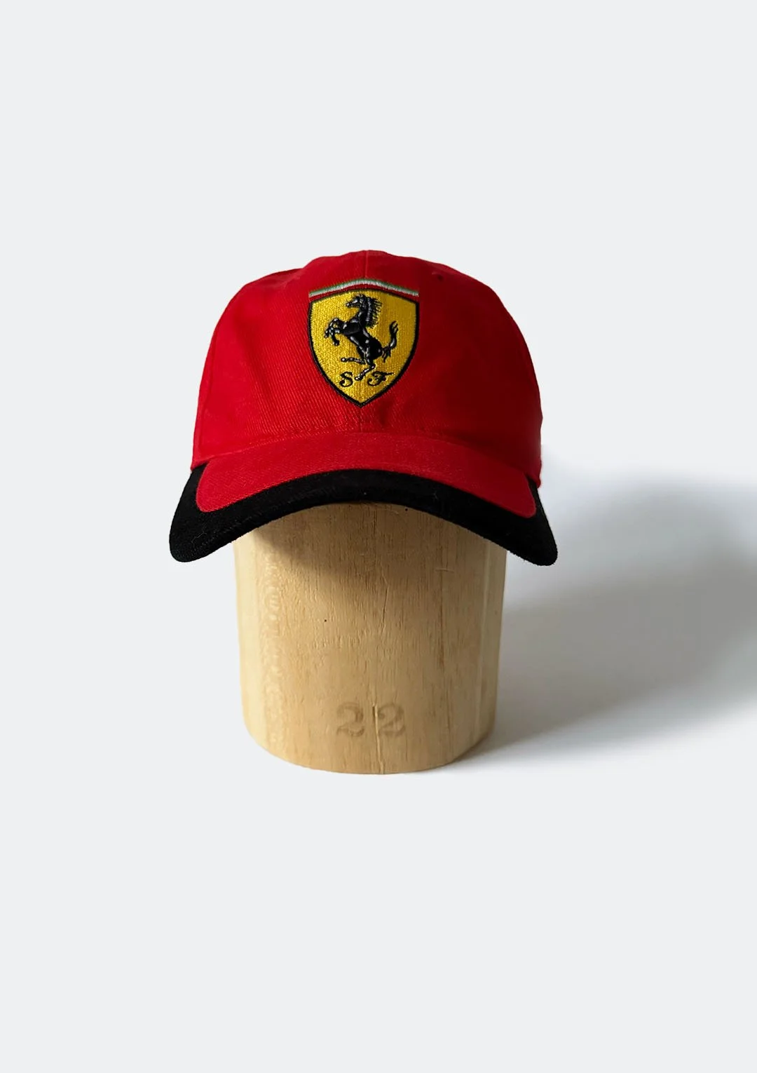 red_ferrari_sf_hat_01.jpg