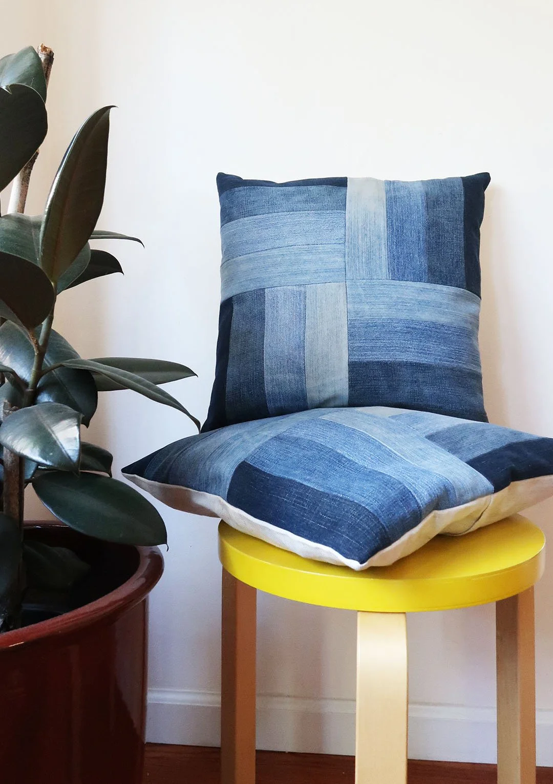 gradient_pillow_staged.jpg