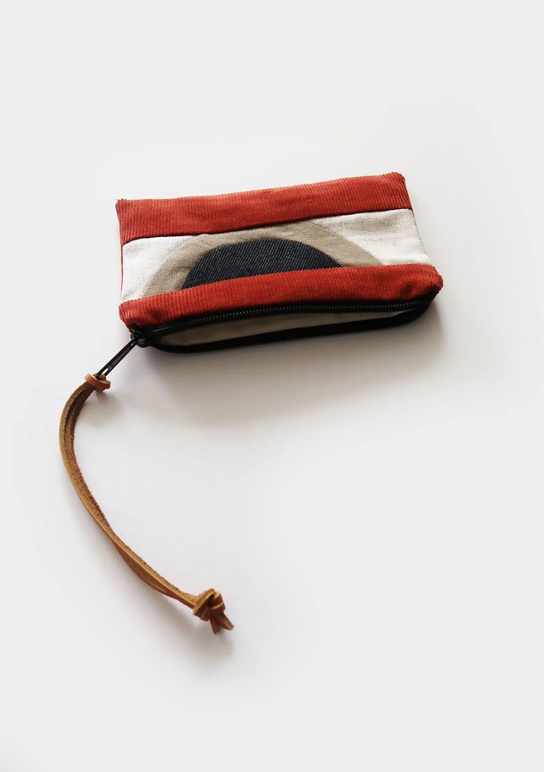 eye_bagz_red_03.jpg
