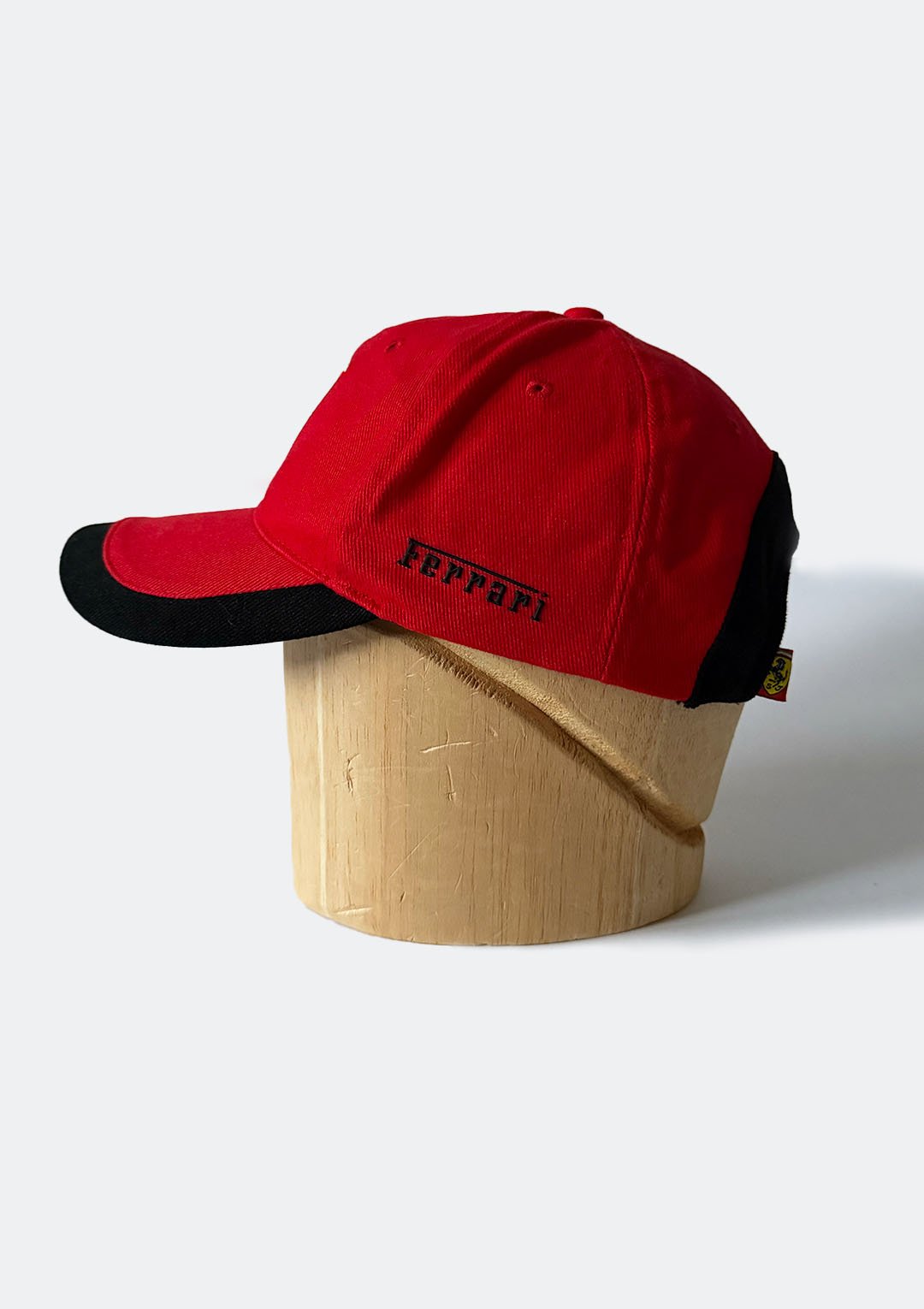 red_ferrari_sf_hat_03.jpg