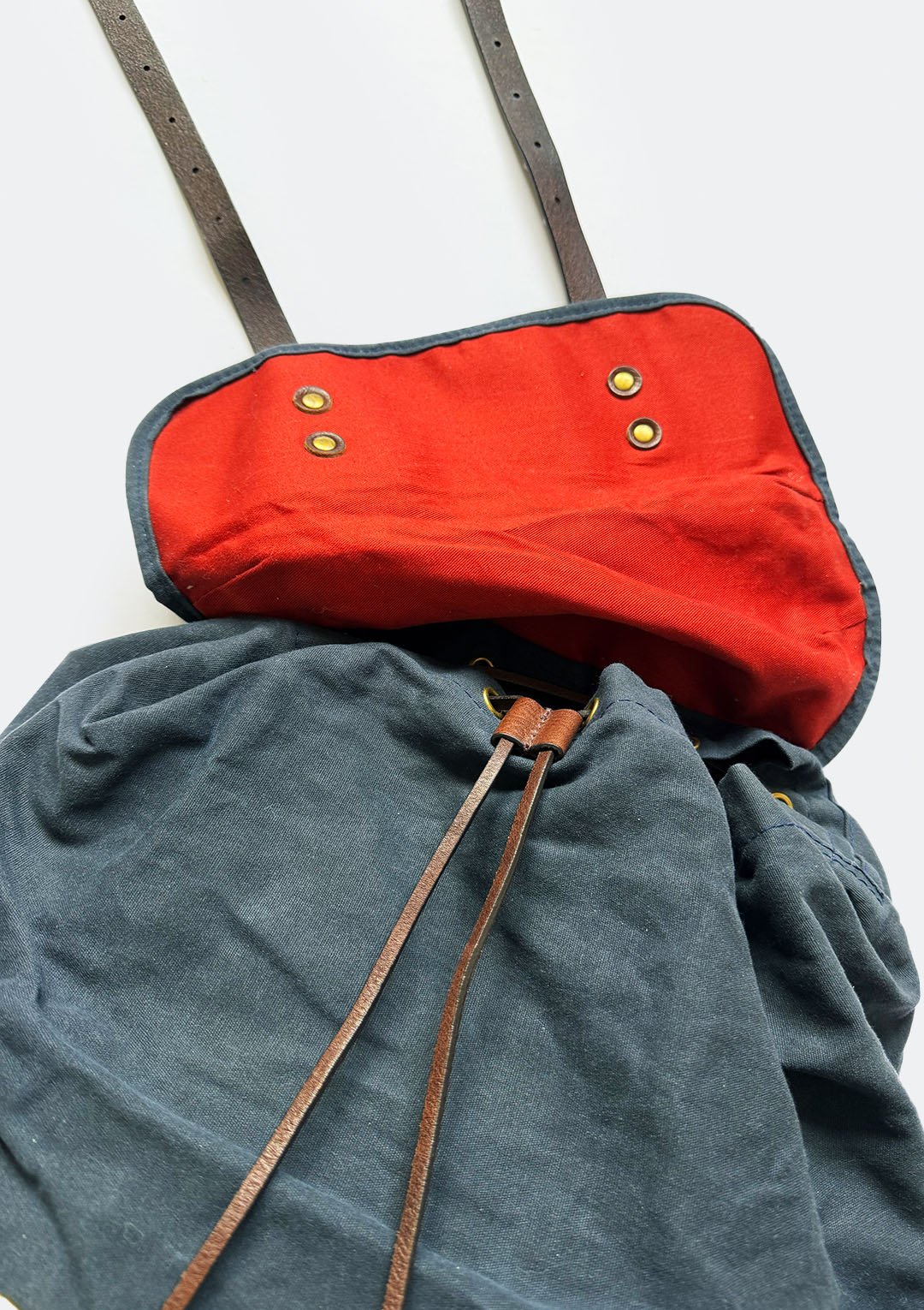 navy_jcrew_abingdon-rucksack_06.jpg