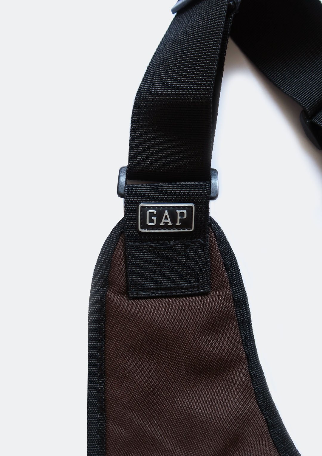 gap_brown_sling_03.jpg