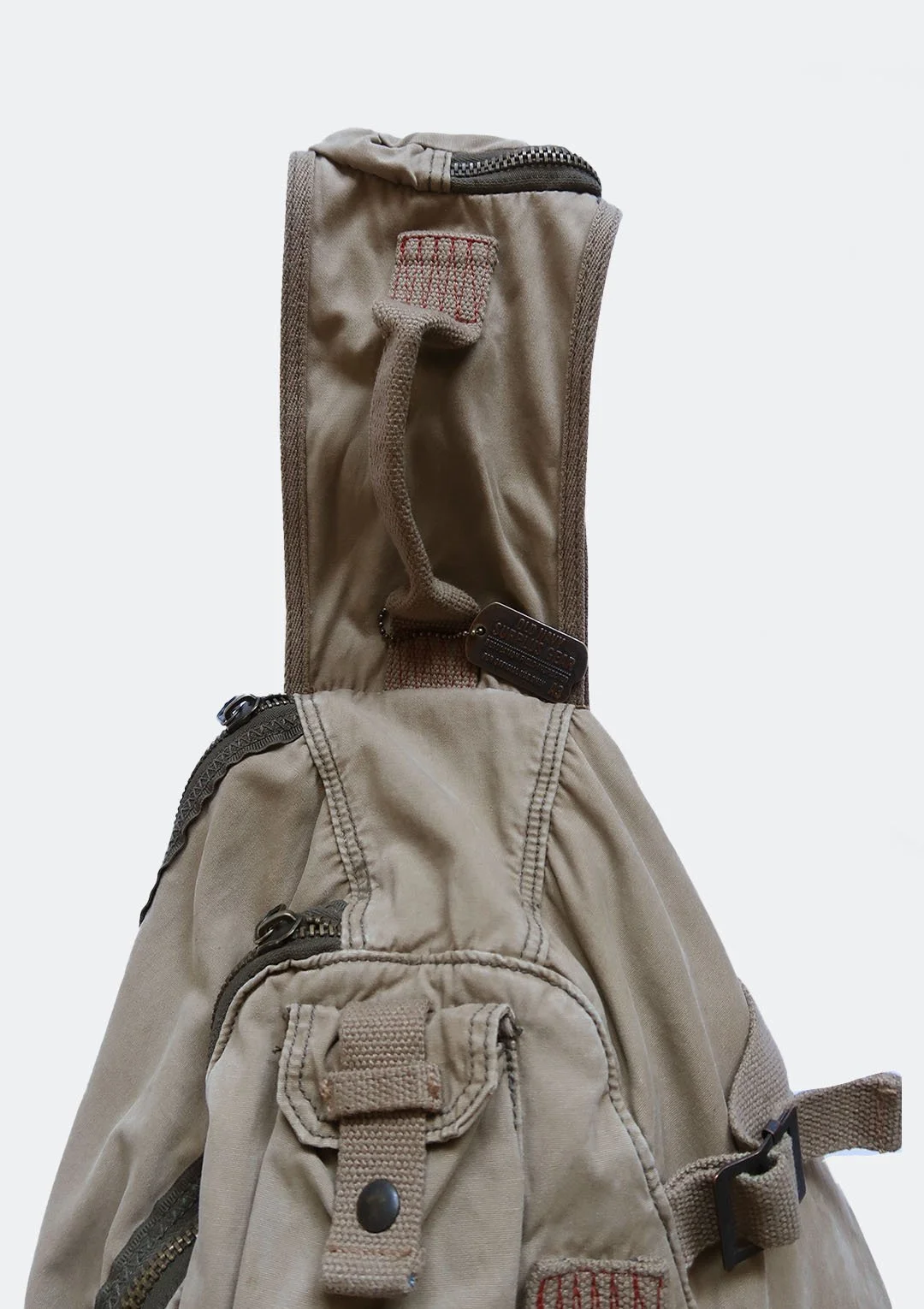 on_military_backpack_04.jpg