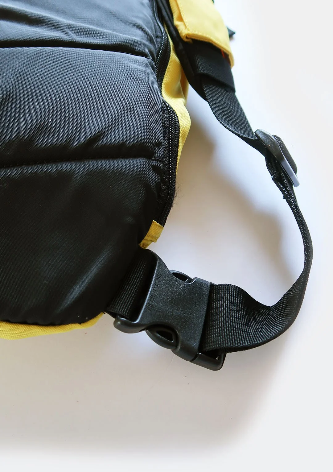 gap_yellow_sling_06.jpg