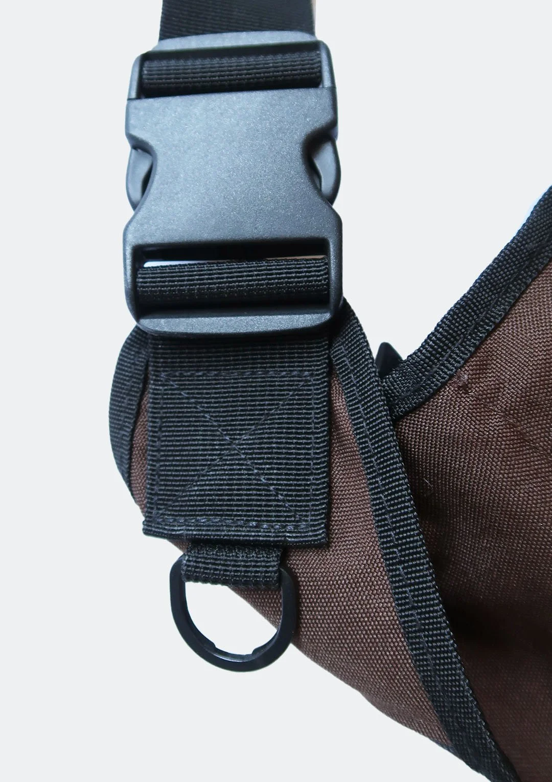 gap_brown_sling_07.jpg