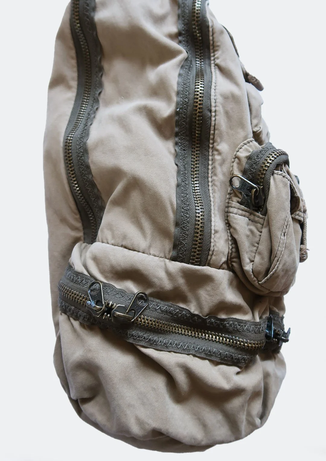 on_military_backpack_09.jpg