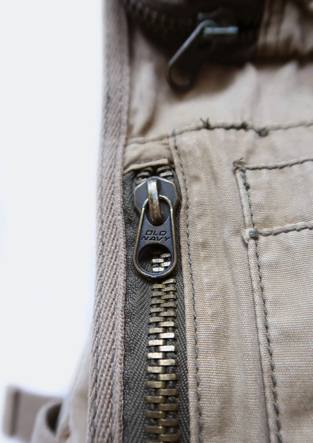 on_military_backpack_07.jpg
