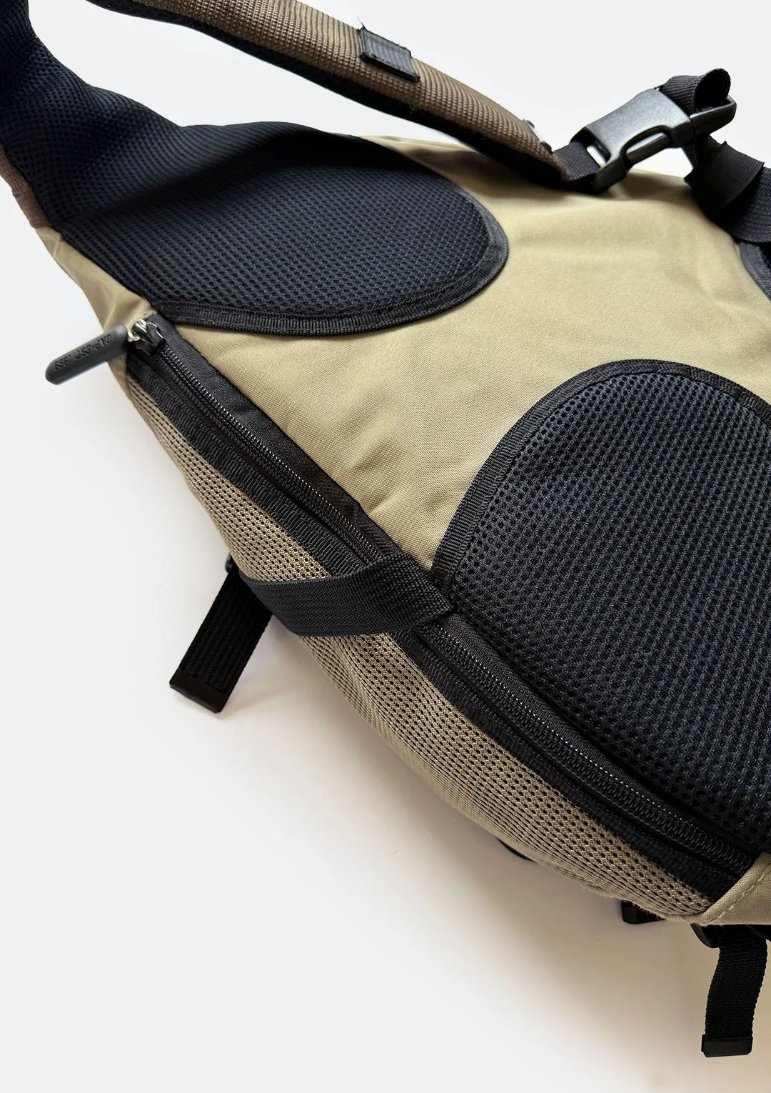 gap_khaki_sling_18.jpg