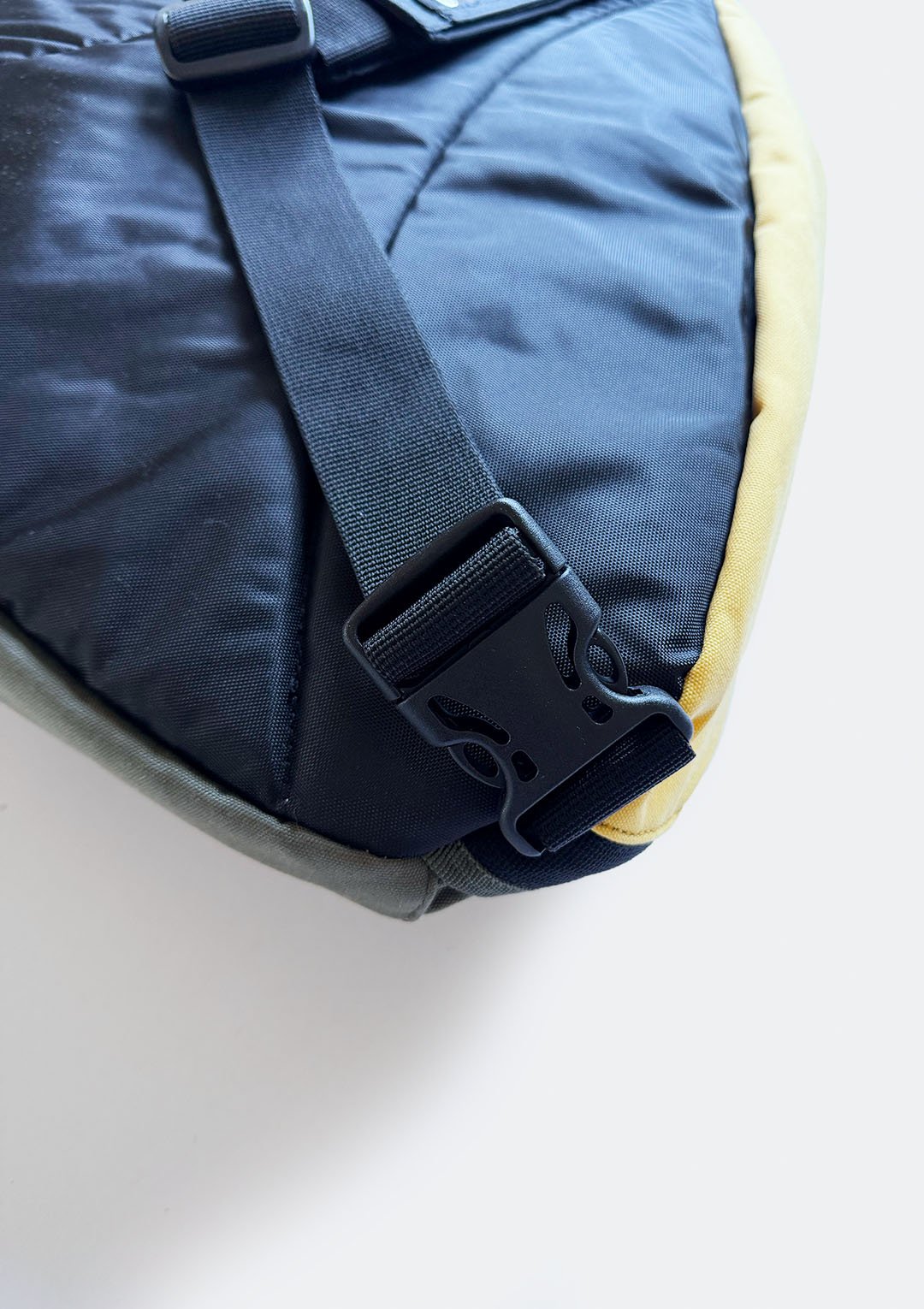 gap_olive_sling_10.jpg