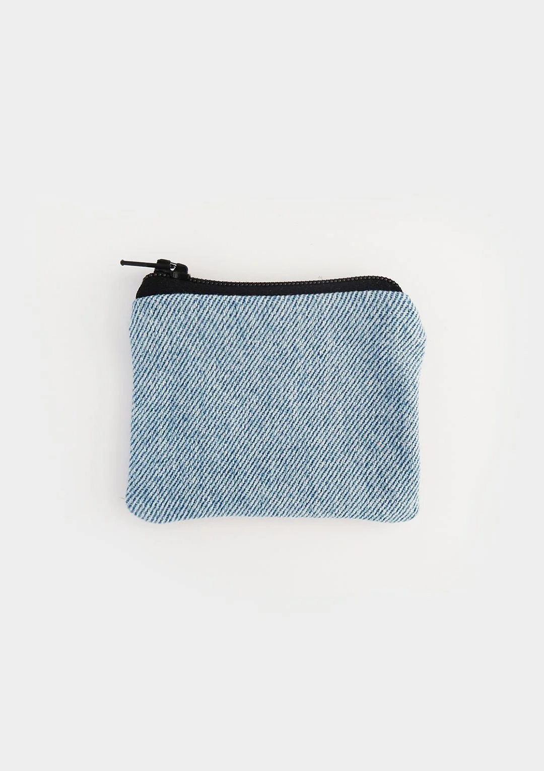 pouch_002_front.jpg