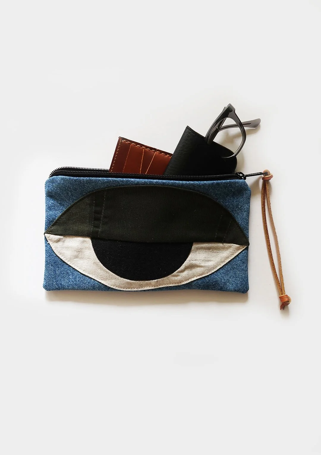 eye_bagz_blue_04.jpg