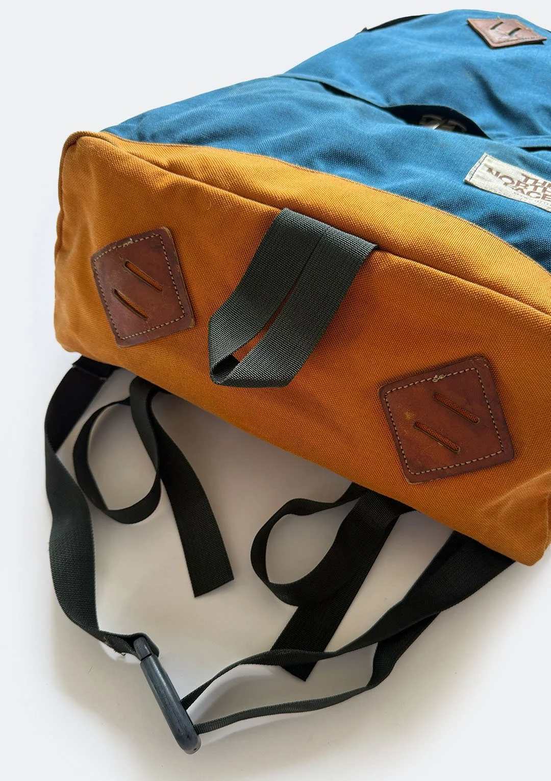 turq_the_north_face_backpack_05.jpg