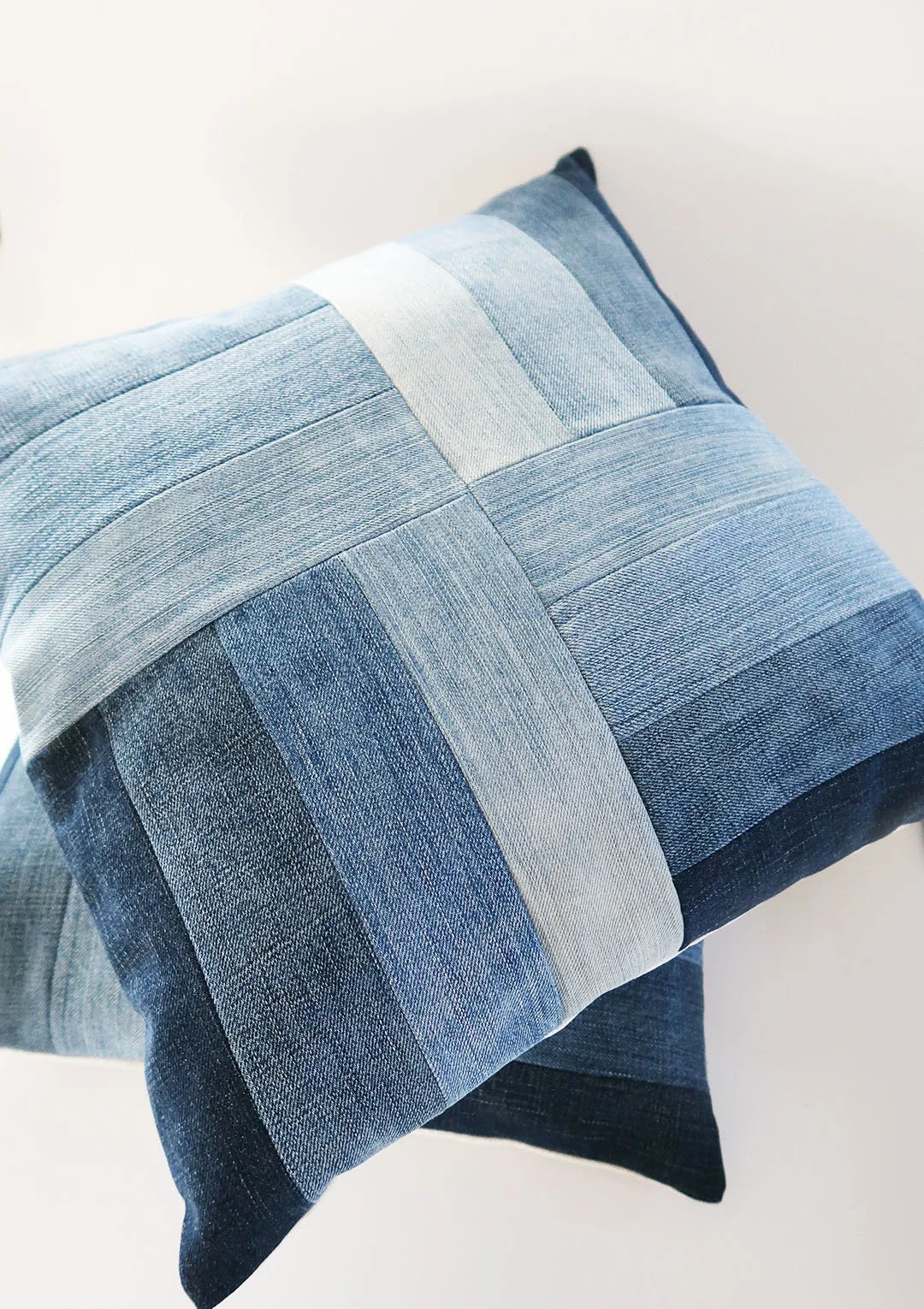 gradient_pillow_detail.jpg