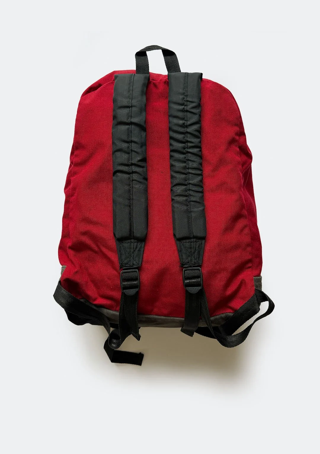 red_trager_backpack_02.jpg