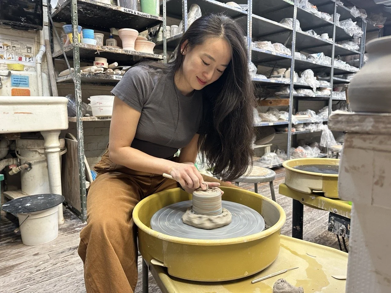 J.Du at pottery wheel