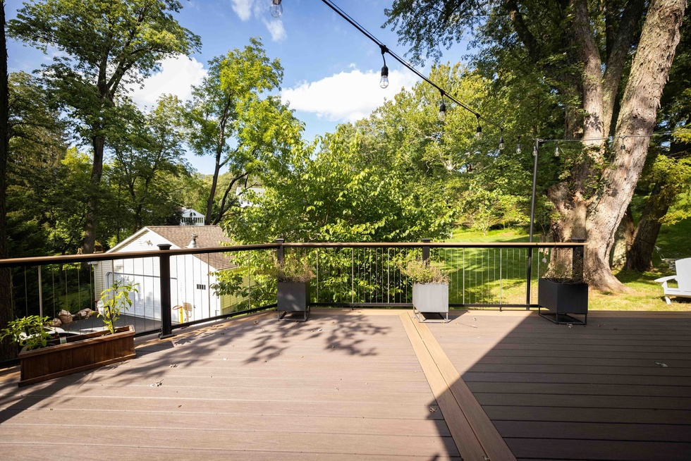 Keylink | Vertical Cable Railing - Chesapeake Series