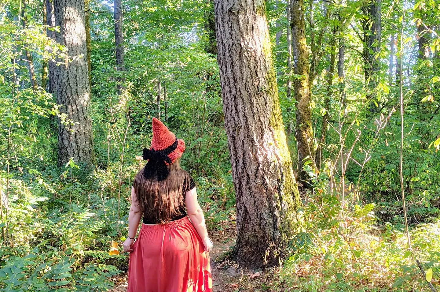it's fall, y'all - the most wonderful time of the year 🍁

The free crochet tutorial for the Knot a Witch Hat is on my YouTube, or get the tutorial on my Etsy 🖤🎀✨🎃🧙&zwj;♀️

#crochet #witch #halloween

📷: @thatguyceesar 😘