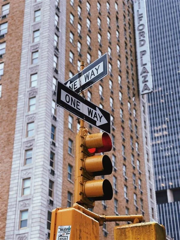 ISO 125, 64mm, 0ev, f2.2, 1/120s