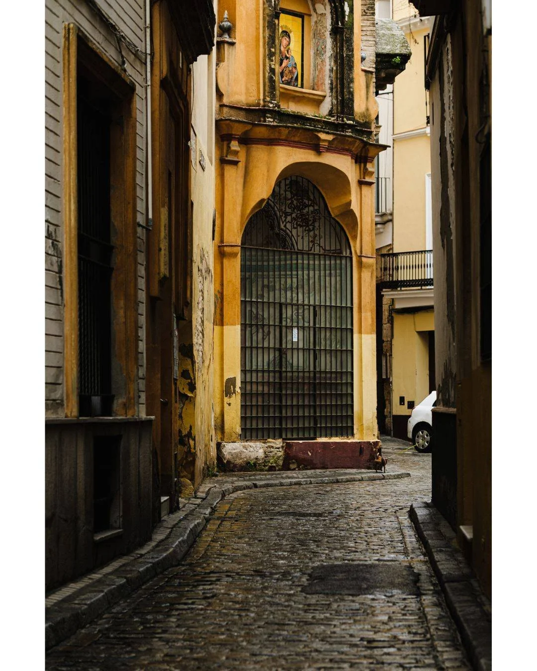 Every narrow street in Seville is an invitation to explore. The way the light spills across the cobblestones creates a natural studio that no artificial setup could ever replicate. It is about being in the right place at the exact moment the city dec