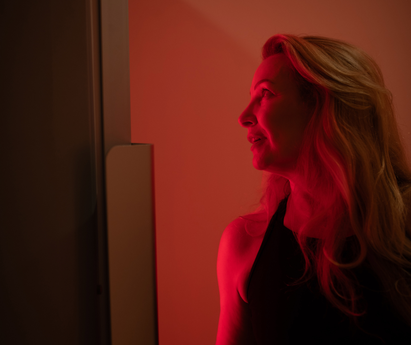 Your Secret to Radiant Skin: The Beauty Benefits of Red Light Therapy
