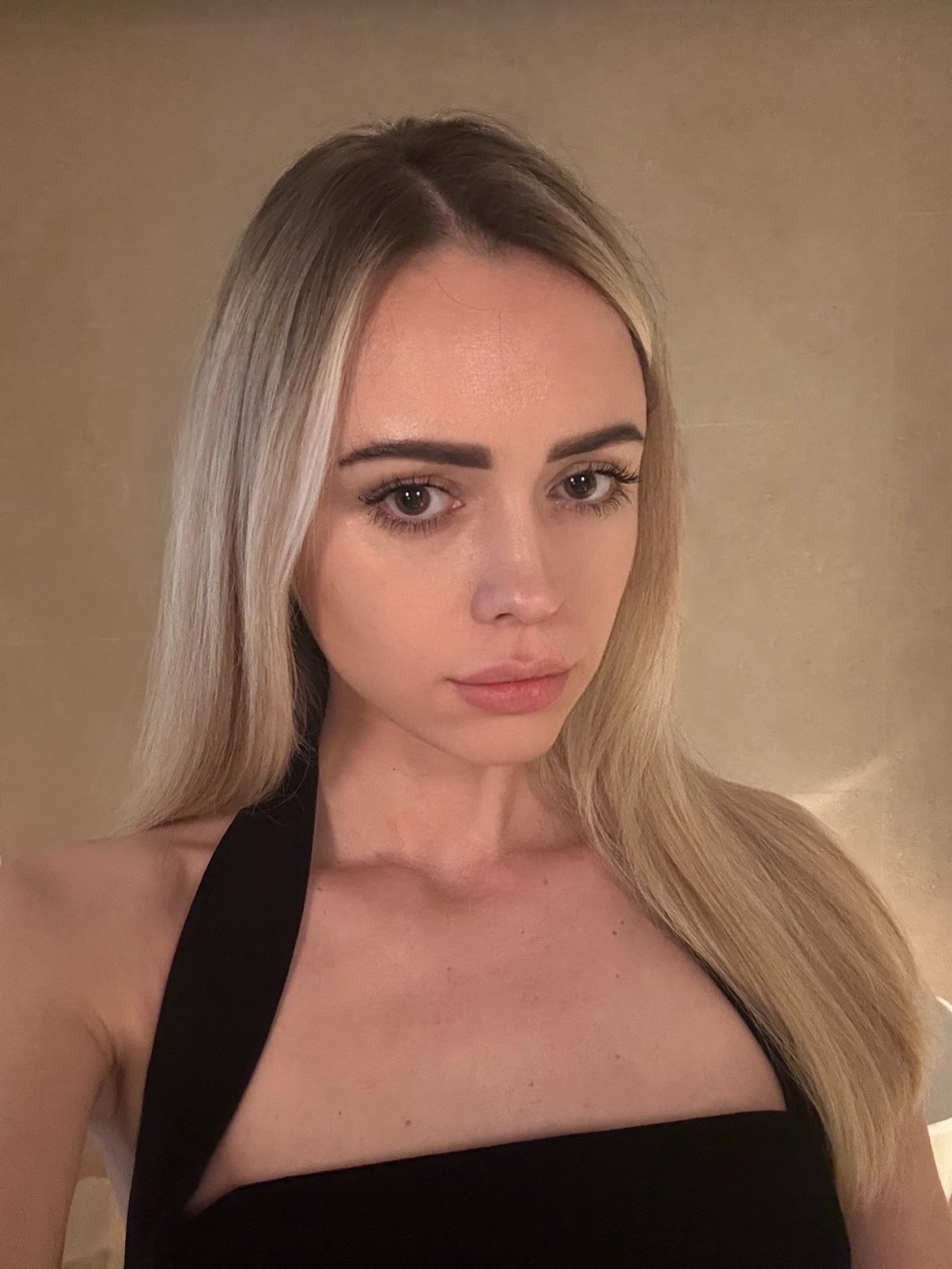 Yulia Blonde London Escort 11.jpeg