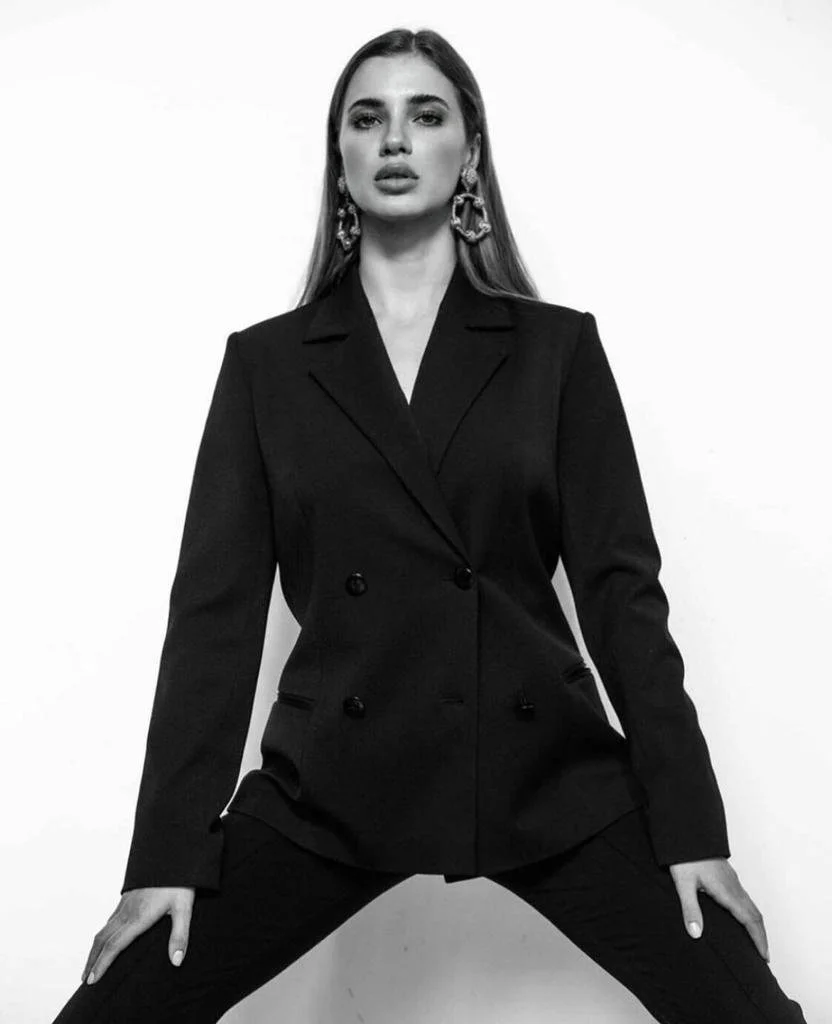 Victoria Elite London Escort 4.jpg